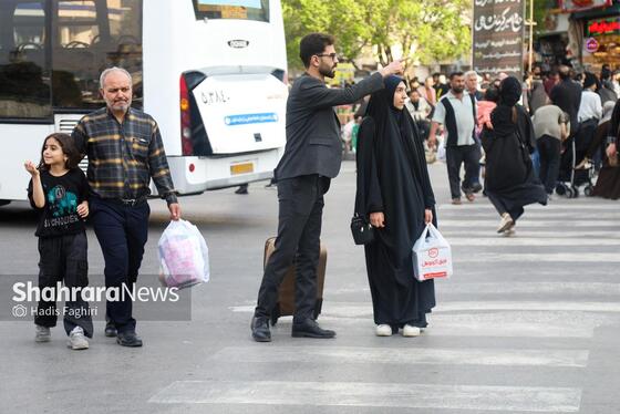 گزارش تصویری | زائران نوروزی در خیابان امام‌رضا(ع) مشهد