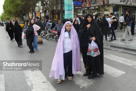 گزارش تصویری | زائران نوروزی در خیابان امام‌رضا(ع) مشهد
