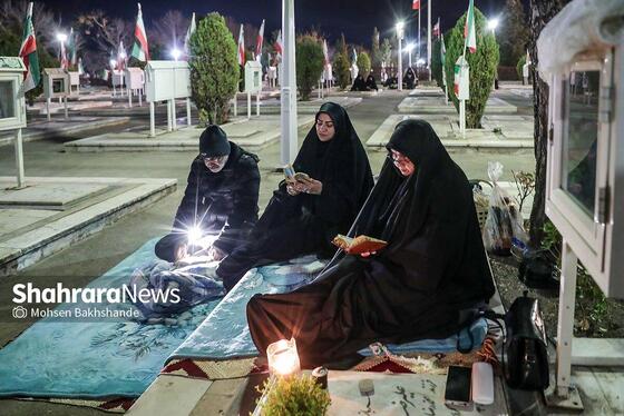گزارش تصویری | مراسم احیای سومین شب قدر در جوار گلزارشهدای بهشت‌رضا(ع) (۳ فروردین ۱۴۰۴)