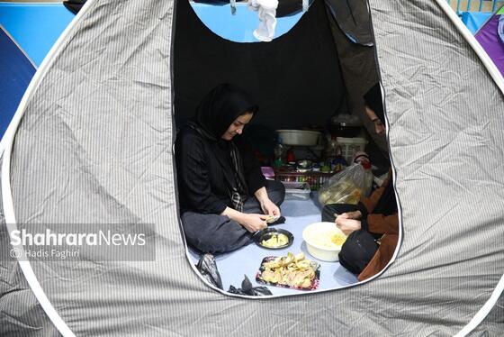 گزارش تصویری | اسکان زائران در سالن‌های ورزشی شهرداری مشهد در ایام نوروز