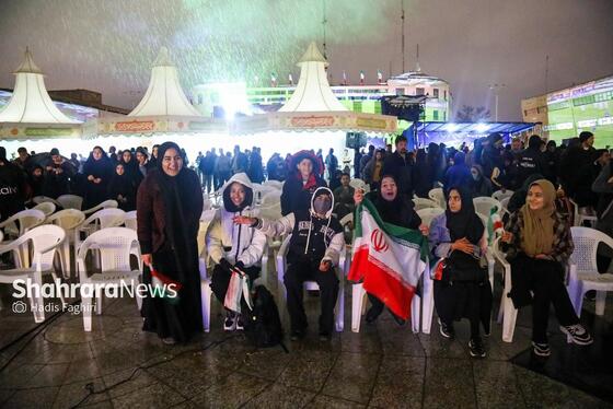 گزارش تصویری|پخش زنده و ۳۶۰ درجه مسابقه فوتبال ایران و ازبکستان در میدان شهدای مشهد