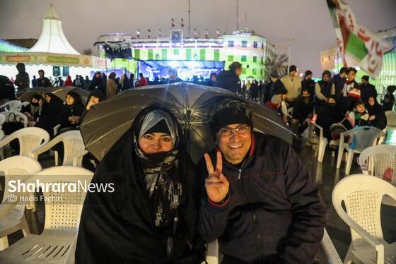 گزارش تصویری|پخش زنده و ۳۶۰ درجه مسابقه فوتبال ایران و ازبکستان در میدان شهدای مشهد