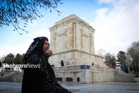 گزارش تصویری | گردشگران نوروزی در آرامگاه فردوسی