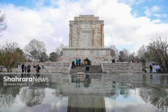 گزارش تصویری | گردشگران نوروزی در آرامگاه فردوسی