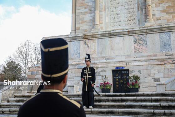 گزارش تصویری | گردشگران نوروزی در آرامگاه فردوسی