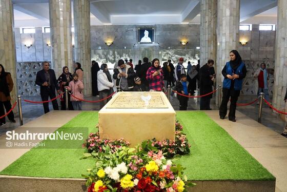 گزارش تصویری | گردشگران نوروزی در آرامگاه فردوسی