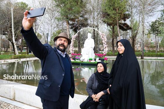گزارش تصویری | گردشگران نوروزی در آرامگاه فردوسی