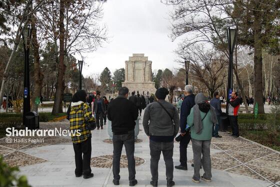 گزارش تصویری | گردشگران نوروزی در آرامگاه فردوسی