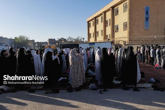 گزارش تصویری | نماز عید سعید فطر مهاجران افغانستانی در محله گلشهر مشهد