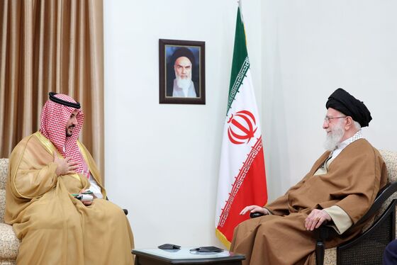 تقدیم پیام پادشاه عربستان به رهبر معظم انقلاب+تصاویر