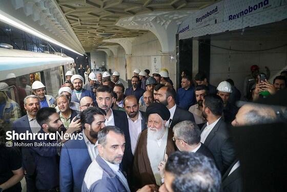گزارش تصویری | بازدید آیت‌الله علم‌الهدی از ایستگاه باب‌الجواد(ع) مترو مشهد