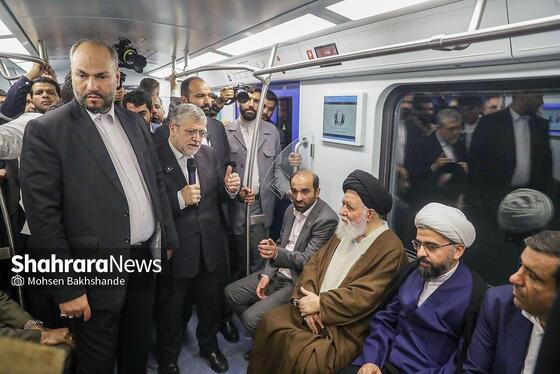 گزارش تصویری | بازدید آیت‌الله علم‌الهدی از ایستگاه باب‌الجواد(ع) مترو مشهد