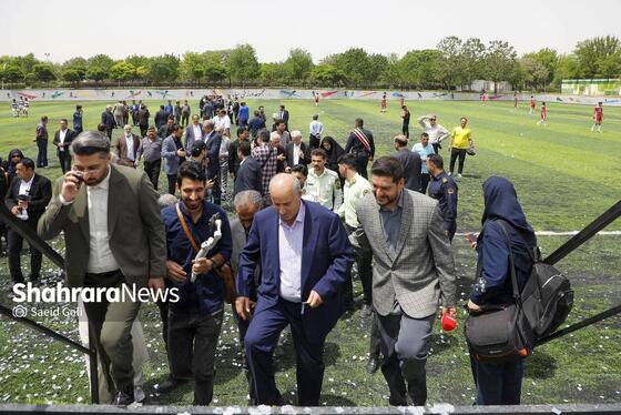 گزارش تصویری | آیین بهره‌برداری از اولین زمین فوتبال چمن‌مصنوعی استاندارد در مشهد مقدس (۱۰ اردیبهشت ۱۴۰۴)