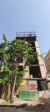 برش اسکلت طبقه ششم یک ساختمان در مشهد با دستور قضایی (۱۰ اردیبهشت ۱۴۰۴)