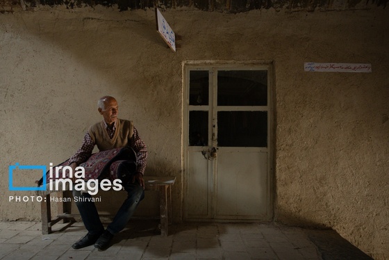 گزارش تصویری | «رفوگری»؛ هنری رو به خاموشی