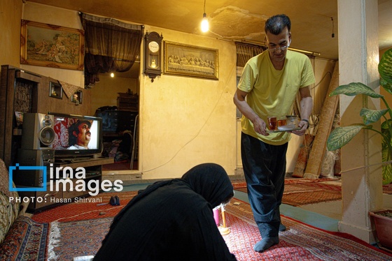 گزارش تصویری | «رفوگری»؛ هنری رو به خاموشی