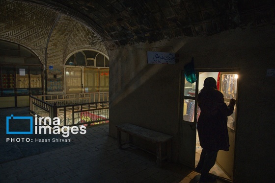 گزارش تصویری | «رفوگری»؛ هنری رو به خاموشی