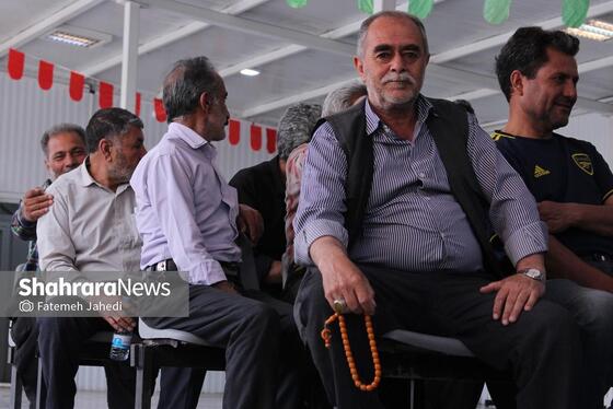 گزارش تصویری | نشست صمیمی با کارگران در ایست‌کار میدان امام‌حسین(ع) مشهد (۱۱ اردیبهشت ۱۴۰۴)