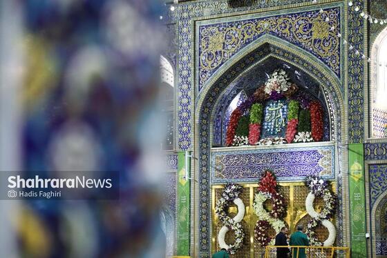 گزارش تصویری | گل‌آرایی حرم مطهر رضوی به‌مناسبت سالروز میلاد امام‌رضا(ع)