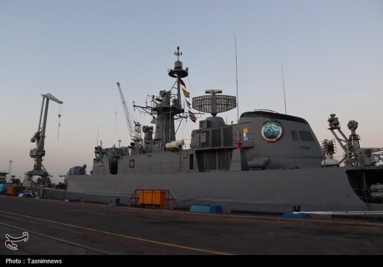 بازدید سرلشکر باقری از کارخانجات نیروی دریایی ارتش در بندرعباس+تصاویر