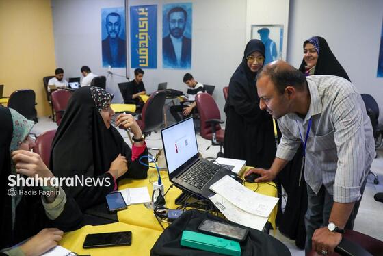 گزارش تصویری | رویداد تولید پوستر و اکران شهری «برای خدمت»