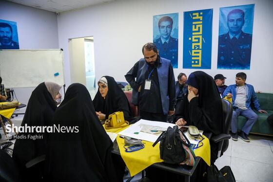 گزارش تصویری | رویداد تولید پوستر و اکران شهری «برای خدمت»