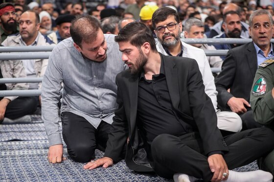 رهبر معظم انقلاب اسلامی: شهید رئیسی خود را از مردم برتر نمی‌دانست | آمریکایی ها در مذاکرات دست از یاوه گویی بردارند (۳۰ اردیبهشت ۱۴۰۴) + فیلم و عکس
