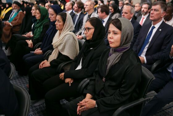 گزارش تصویری | مراسم بزرگداشت شهید رئیسی و شهدای خدمت با حضور رهبر معظم انقلاب (۳۰ اردیبهشت ۱۴۰۴)