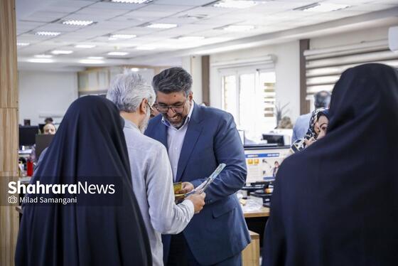گزارش تصویری | بازدید مدیران شهری از روزنامه شهرآرا به مناسبت شانزدهمین سالگرد انتشار این روزنامه