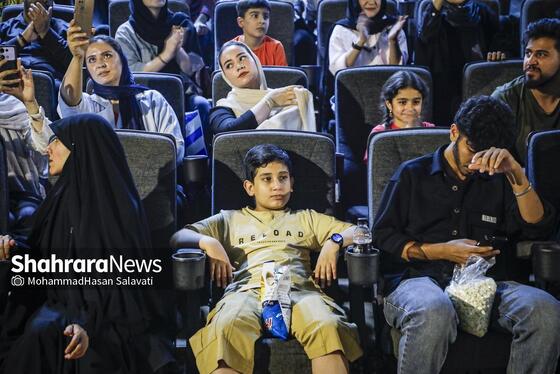 گزارش تصویری | اکران مردمی فیلم «زیبا صدایم کن » با حضور عوامل در مشهد
