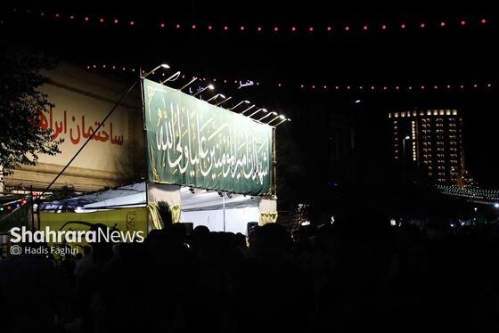 گزارش تصویری | حال‌وهوای خیابان امام‌رضا(ع) مشهد در شب عید غدیر ۱۴۰۴