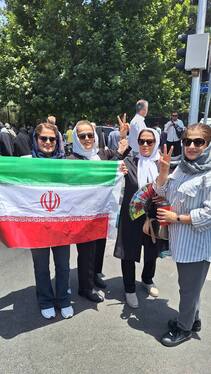 حضور باشکوه مردم در نماز جمعه همدلی و ایستادگی در دانشگاه تهران (۳۰ خرداد ۱۴۰۴) + عکس و فیلم