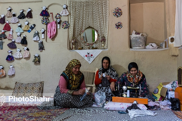 قصه عروسک‌های بی چهره روستای حاجی بیگی و ایجاد سبک جدیدی از گردشگری