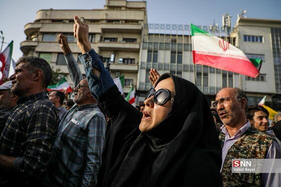 گزارش تصویری| تجمع دانشجویی مردمی در میدان انقلاب تهران (یک تیر ۱۴۰۴)