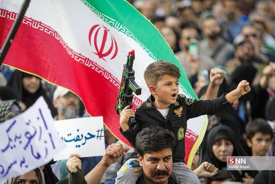 گزارش تصویری| تجمع دانشجویی مردمی در میدان انقلاب تهران (یک تیر ۱۴۰۴)