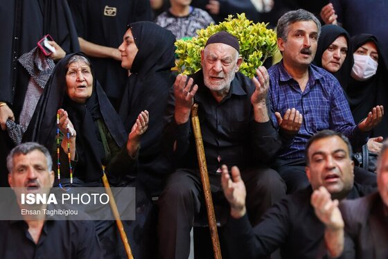 محرم ۱۴۰۴ | عکس‌هایی از عزاداری در حسینیه اعظم زنجان