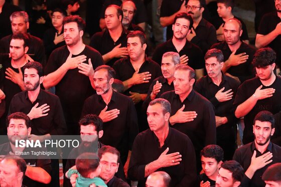 محرم ۱۴۰۴ | عکس‌هایی از عزاداری در حسینیه اعظم زنجان
