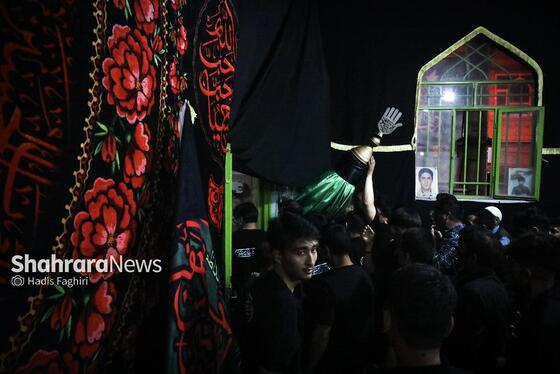 گزارش تصویری | مراسم علم کشیِ مهاجران افغانستانی در گلشهر مشهد