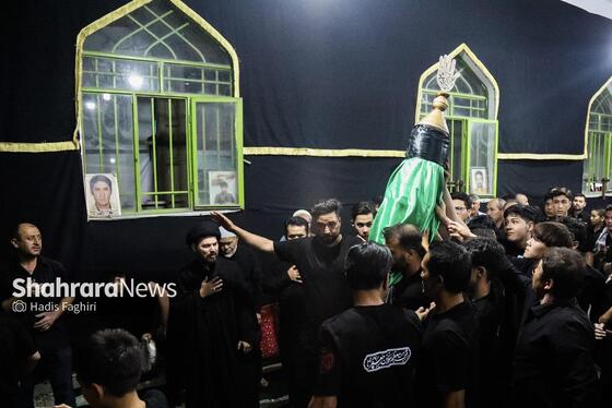 گزارش تصویری | مراسم علم کشیِ مهاجران افغانستانی در گلشهر مشهد