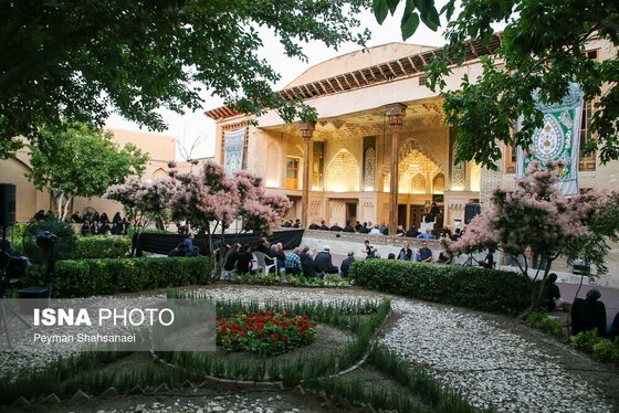 محرم ۱۴۰۴ | عکس‌هایی از عزاداری در خانه تاریخی شیخ‌الاسلام - اصفهان
