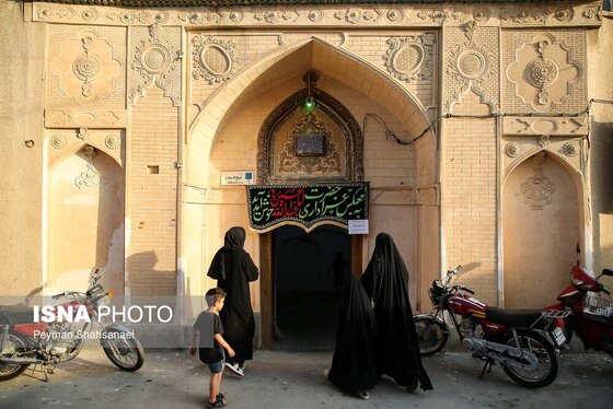 محرم ۱۴۰۴ | عکس‌هایی از عزاداری در خانه تاریخی شیخ‌الاسلام - اصفهان