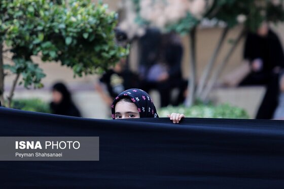 محرم ۱۴۰۴ | عکس‌هایی از عزاداری در خانه تاریخی شیخ‌الاسلام - اصفهان