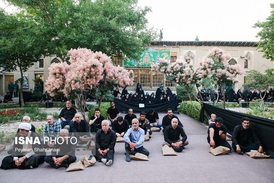 محرم ۱۴۰۴ | عکس‌هایی از عزاداری در خانه تاریخی شیخ‌الاسلام - اصفهان