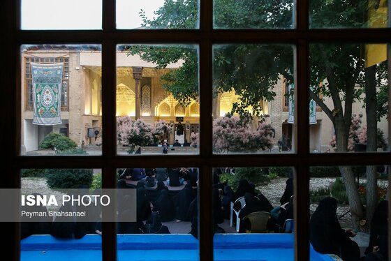 محرم ۱۴۰۴ | عکس‌هایی از عزاداری در خانه تاریخی شیخ‌الاسلام - اصفهان