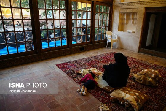 محرم ۱۴۰۴ | عکس‌هایی از عزاداری در خانه تاریخی شیخ‌الاسلام - اصفهان
