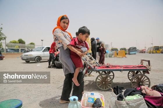 گزارش تصویری | روند خروج مهاجران افغانستانی غیرمجاز از مرز دوغارون