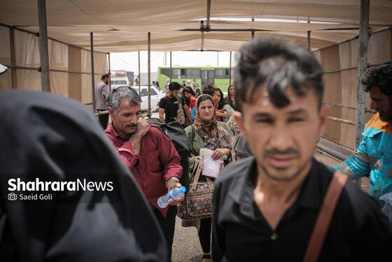 گزارش تصویری | روند خروج مهاجران افغانستانی غیرمجاز از مرز دوغارون