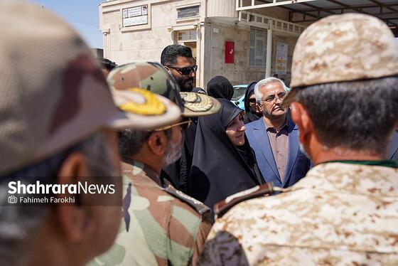 گزارش تصویری | بازدید معاون زنان و خانواده رئیس‌جمهور از روند خروج مهاجران افغانستانی غیرمجاز
