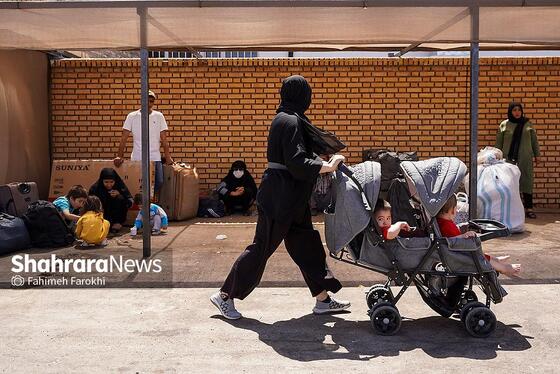 گزارش تصویری | بازدید معاون زنان و خانواده رئیس‌جمهور از روند خروج مهاجران افغانستانی غیرمجاز
