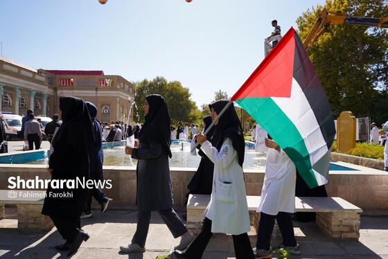 گزارش تصویری | تجمع جامعه پزشکی مشهد در بیمارستان امام رضا (ع) در اعتراض به نسل کشی رژیم صهیونیستی در غزه